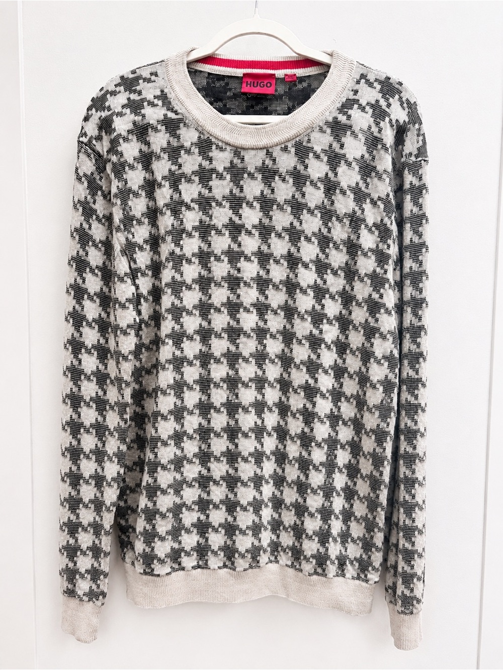 HUGO Monochrome Houndstooth Knit Pullover - Black & Cream Made in Bulgaria